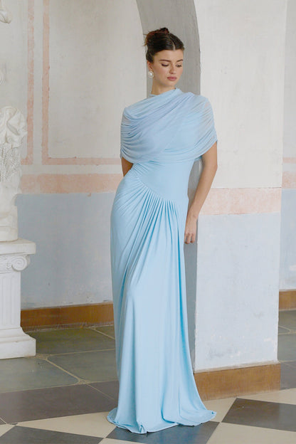 Freya | Vestido largo drapeado con detalle asimétrico