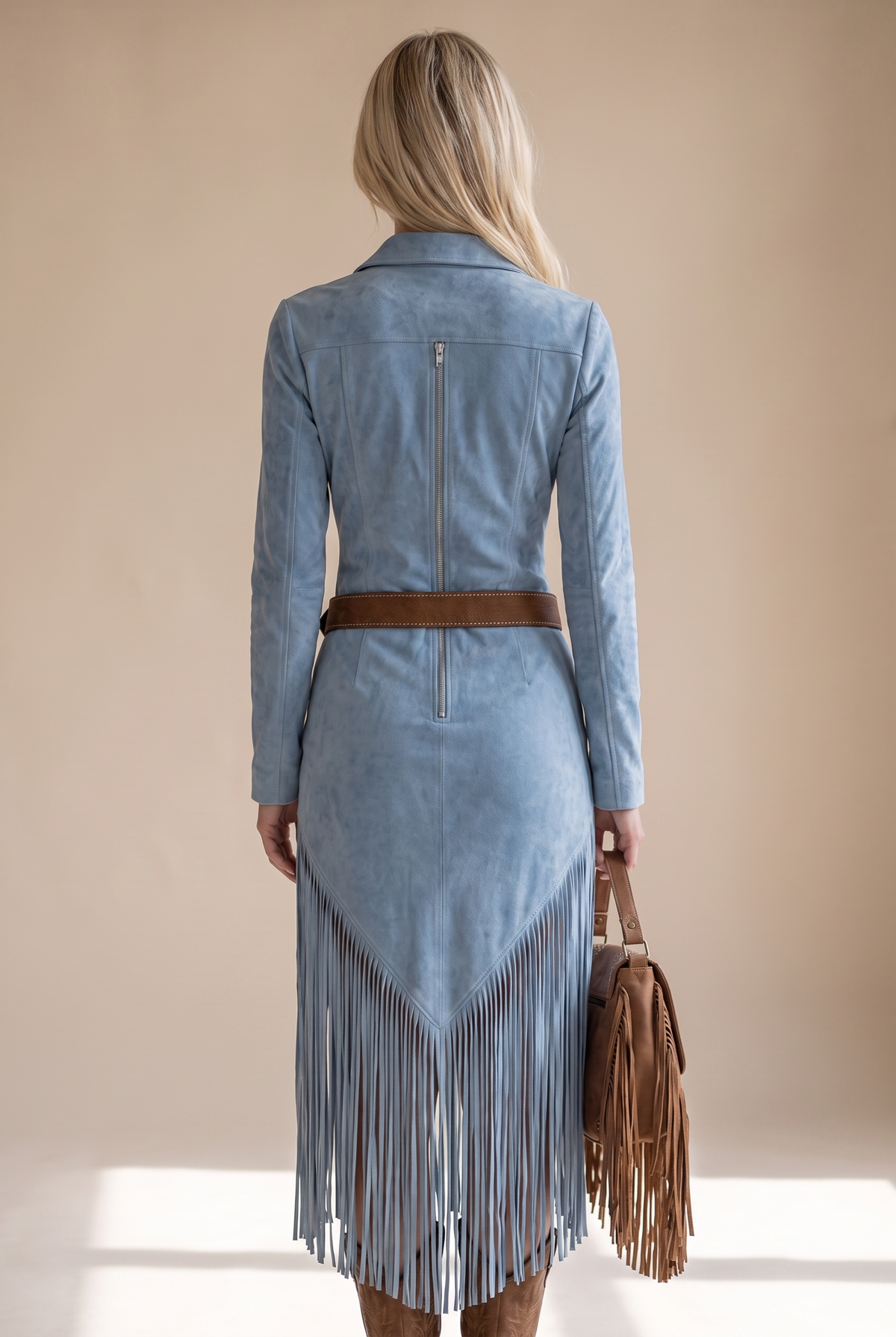 Vestido Sedona de flecos efecto ante en color azul, vista trasera
