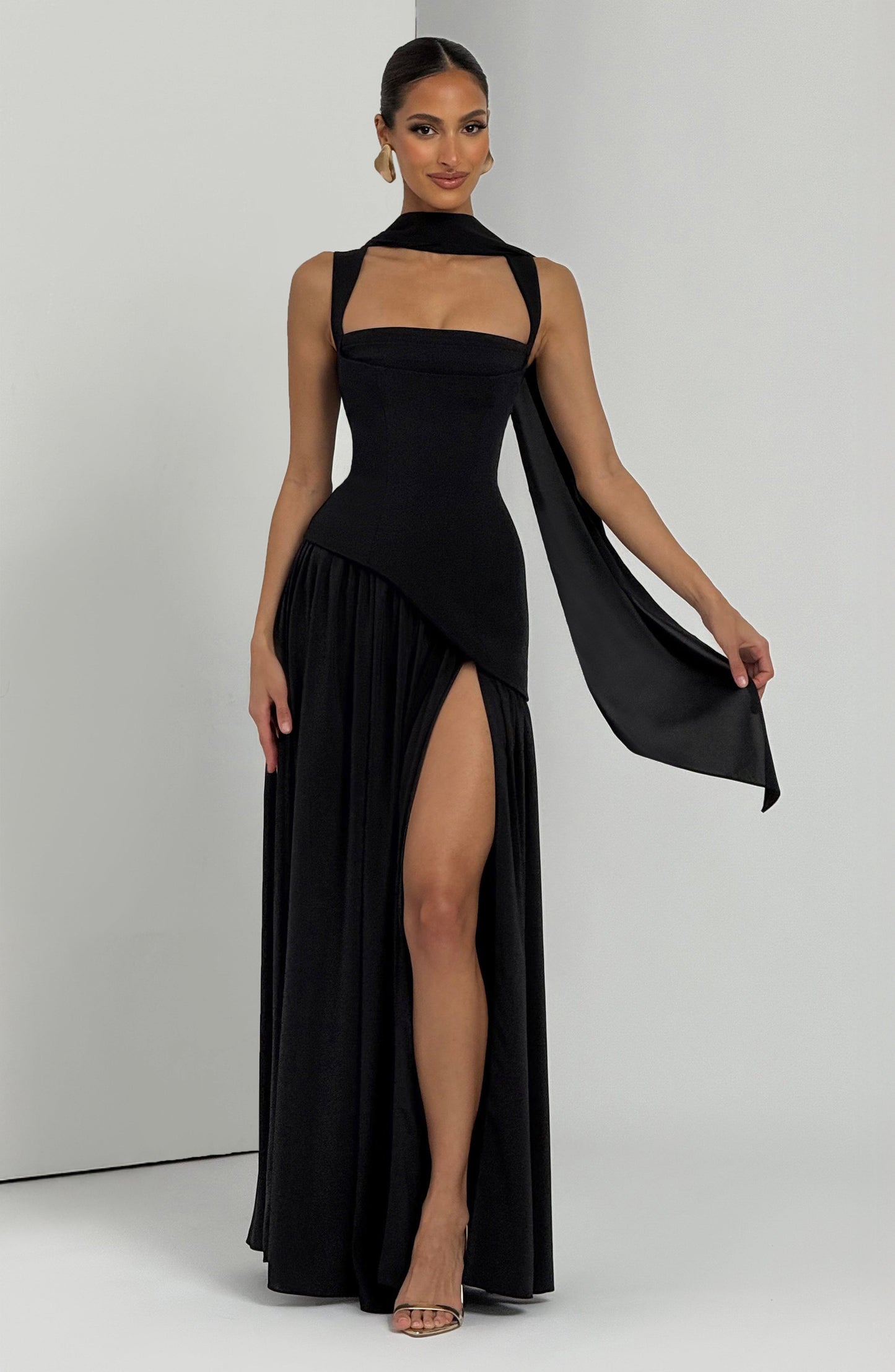 Artemisa | Vestido largo escote cuadrado y abertura lateral